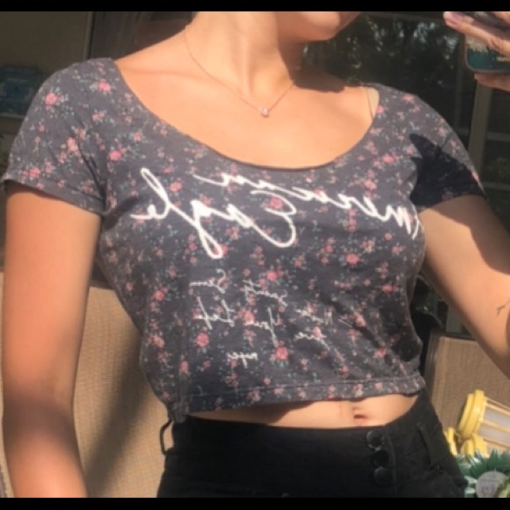 LIKE NEW American Eagle Crop Top